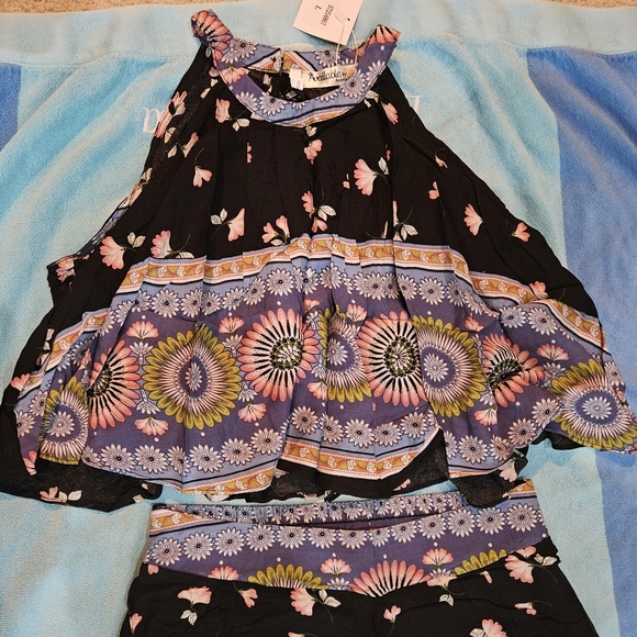 GIGI Two Piece Set Wide Leg Pants & Swing Crop Top Floral Print Sizes S & L NWT - Picture 4 of 12